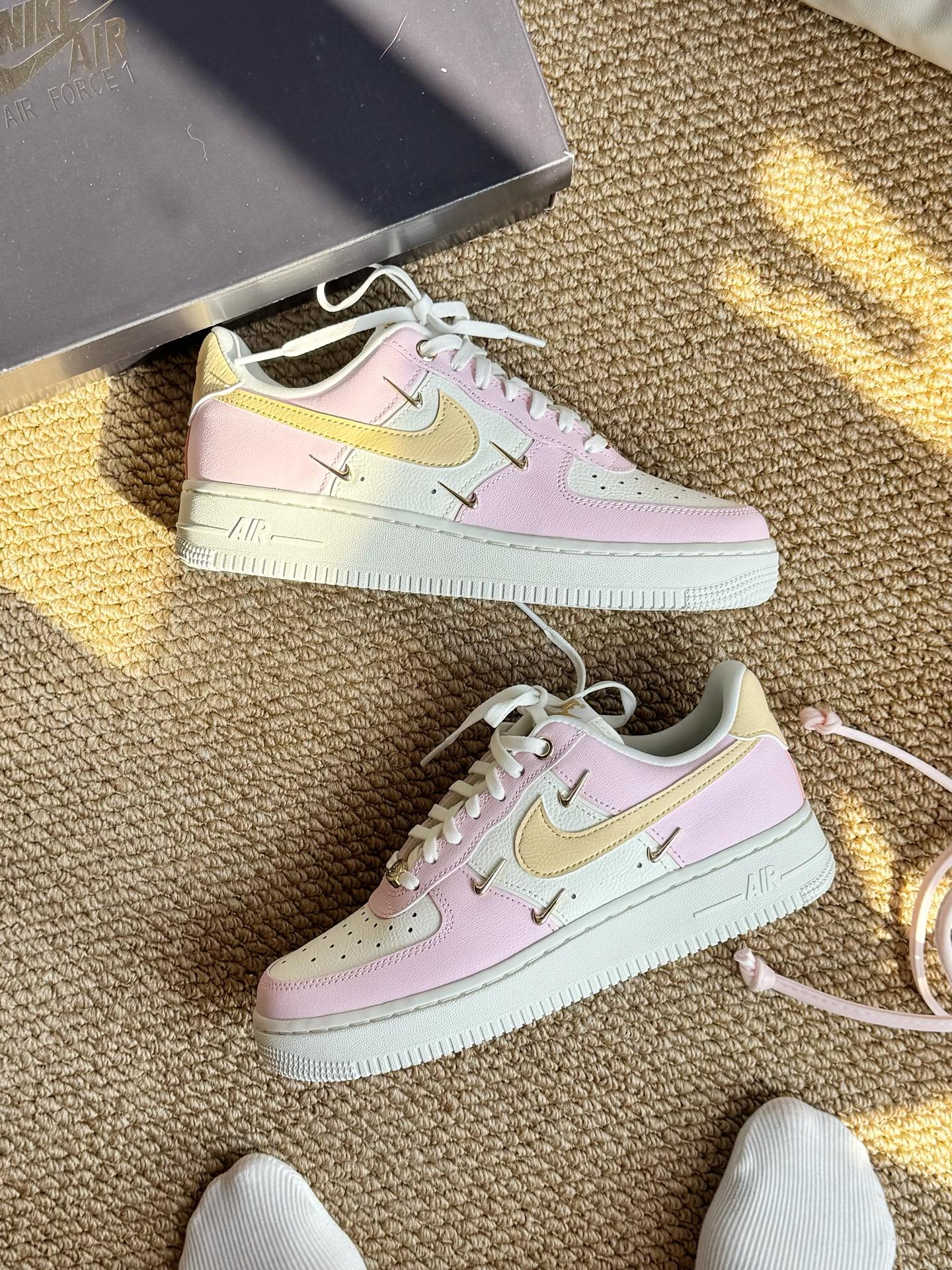 Nike Air Force 1 '07 LX Low-Top Sneakers for Women in Pink and White with Comfort Versatility and Slip-Resistant Durability nike 2000 Sports Shoes Classic flats Footwear Trainer
