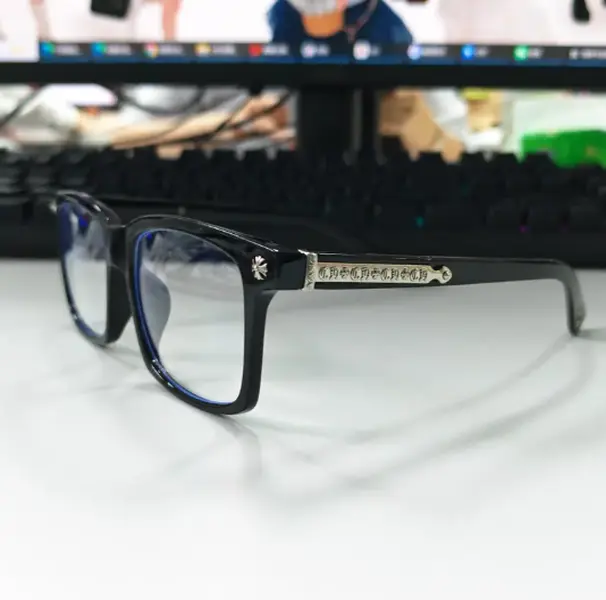 Vintage Square-Frame Smart Glasses, Trendy Black Eyewear with Gold Side Details, Lightweight Clear-Lens Accessory for Adults