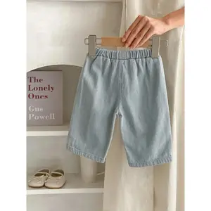 Newborn baby jeans for boys and girls, made of soft cotton fabric, stylish and comfortable design, suitable for daily wear, suitable for newborns to infants, baby clothing