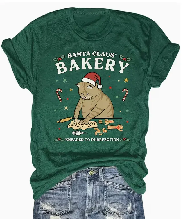 Santa Claus' Bakery Kneaded To Purrfection Christmas Cat Baking Gingerbread Holly Candy Cane Print Women's Dark Green Crew Neck Casual Short Sleeve Xmas Pet Graphic Oversized T-Shirt