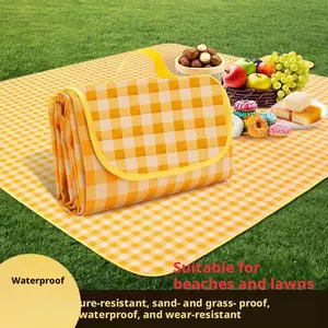 Outdoor picnic mat - waterproof, moisture-proof, dirt-resistant, portable - ideal for spring outings. Mat for picnic, camping, and outdoor cooking.