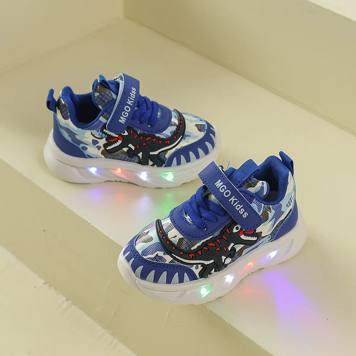 Boys' Dinosaur Velcro Sneakers - Synthetic Camouflage Round Toe LED Light-Up Kids' Shoes, All-Season Soft-Sole Sports Shoes for Back to School, Daily Play