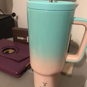 Product Review of 40oz Vacuum Flask, Vacuum Insulated Tumbler, Stainless Steel Water Bottle with Handle, Large Capacity Drinking Cup for Home Office Outdoor Camping from s**❌