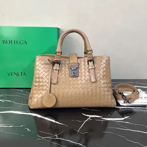 Pre-owned Bottega Veneta Leather Shoulder Bags 7.8'' R4669 Shoulder Bag C8359803107 0331 T1 Qiqi