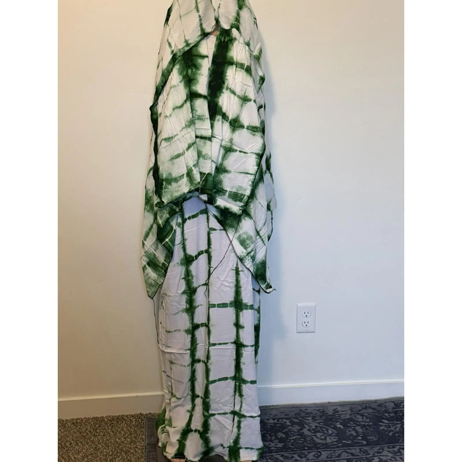 Karis Baati Set Dirac and Garbasaar - Green and White Tie Dye Design