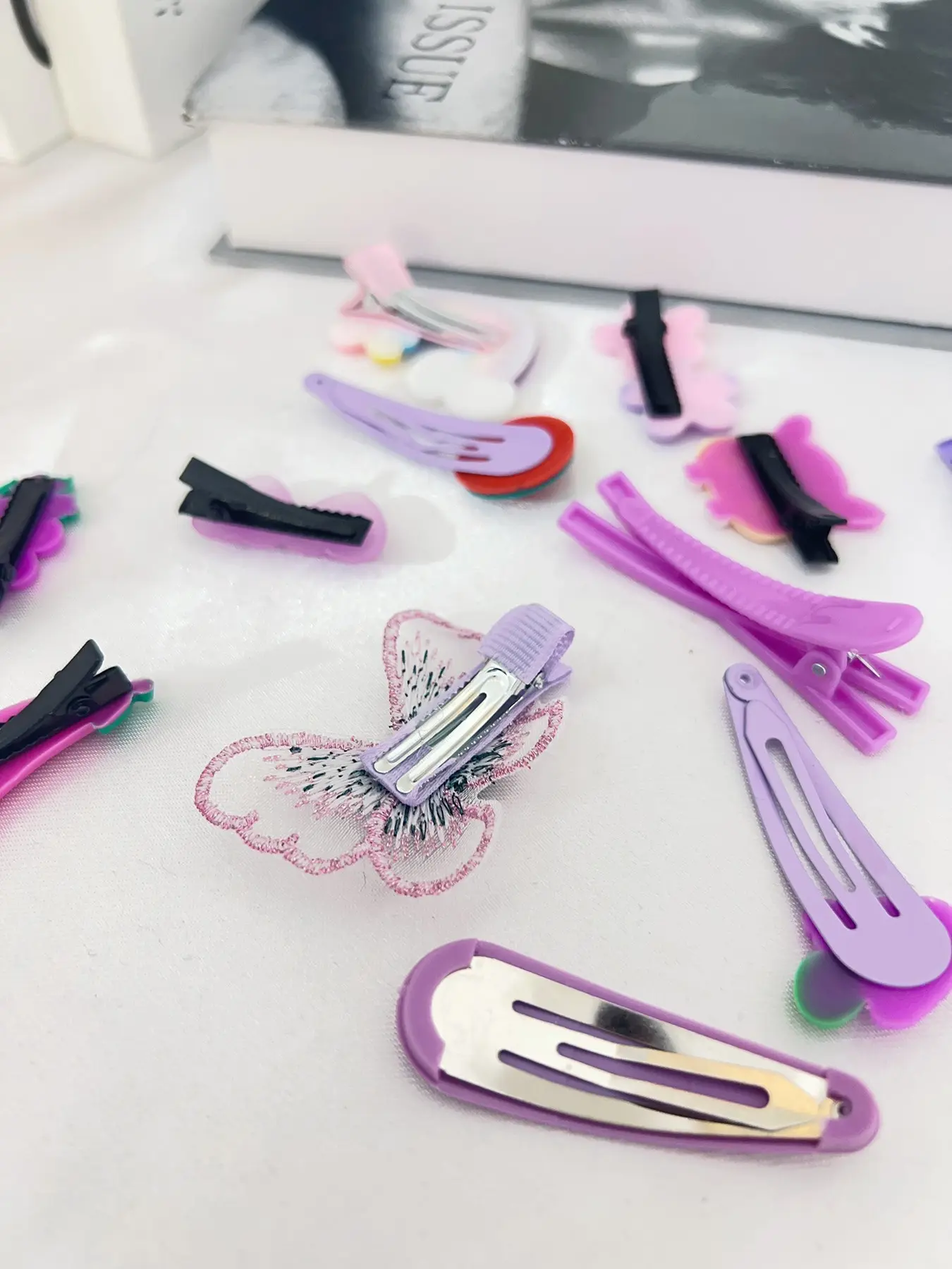 28pcs Mixed Shape & Color Cute Flower & Rainbow Design Snap Clips, Flower & Rainbow Hair Clips, Fashion Hair Accessories for Women, Hair Clip Set, Butterfly Clips, Fun Hair Clips