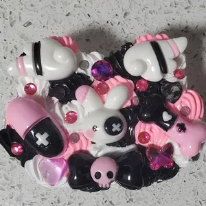 Pre-made plastic decoden bear phone clips