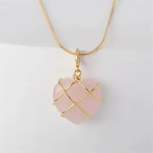 Summer Style Pink Crystal Opal Necklace, Cute Barbie Inspired Jewelry, INS Aesthetic Dainty Pendant, Sweet Girlish Heart Friendship Gift for Best Friends, Trendy Minimalist Fashion Necklace for Women Teens Daily Wear