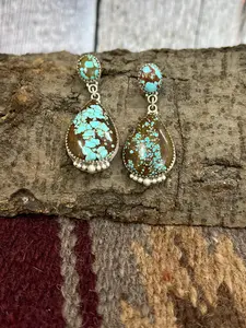 Handmade Sterling Silver Number 8 Dangle Earring with Signed Nizhoni