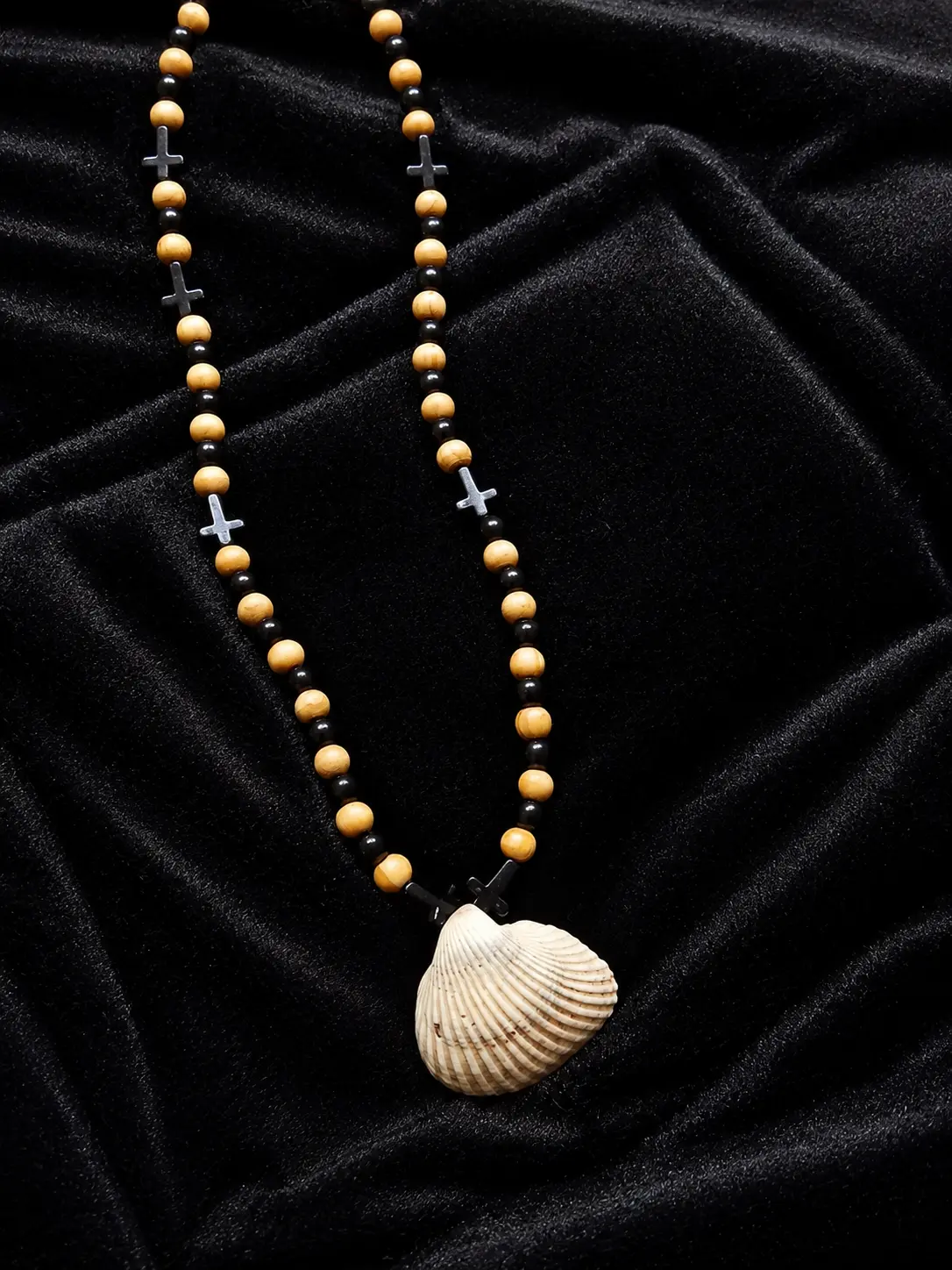Blessed Hands by Guille – Faith & Nature Shell Necklace