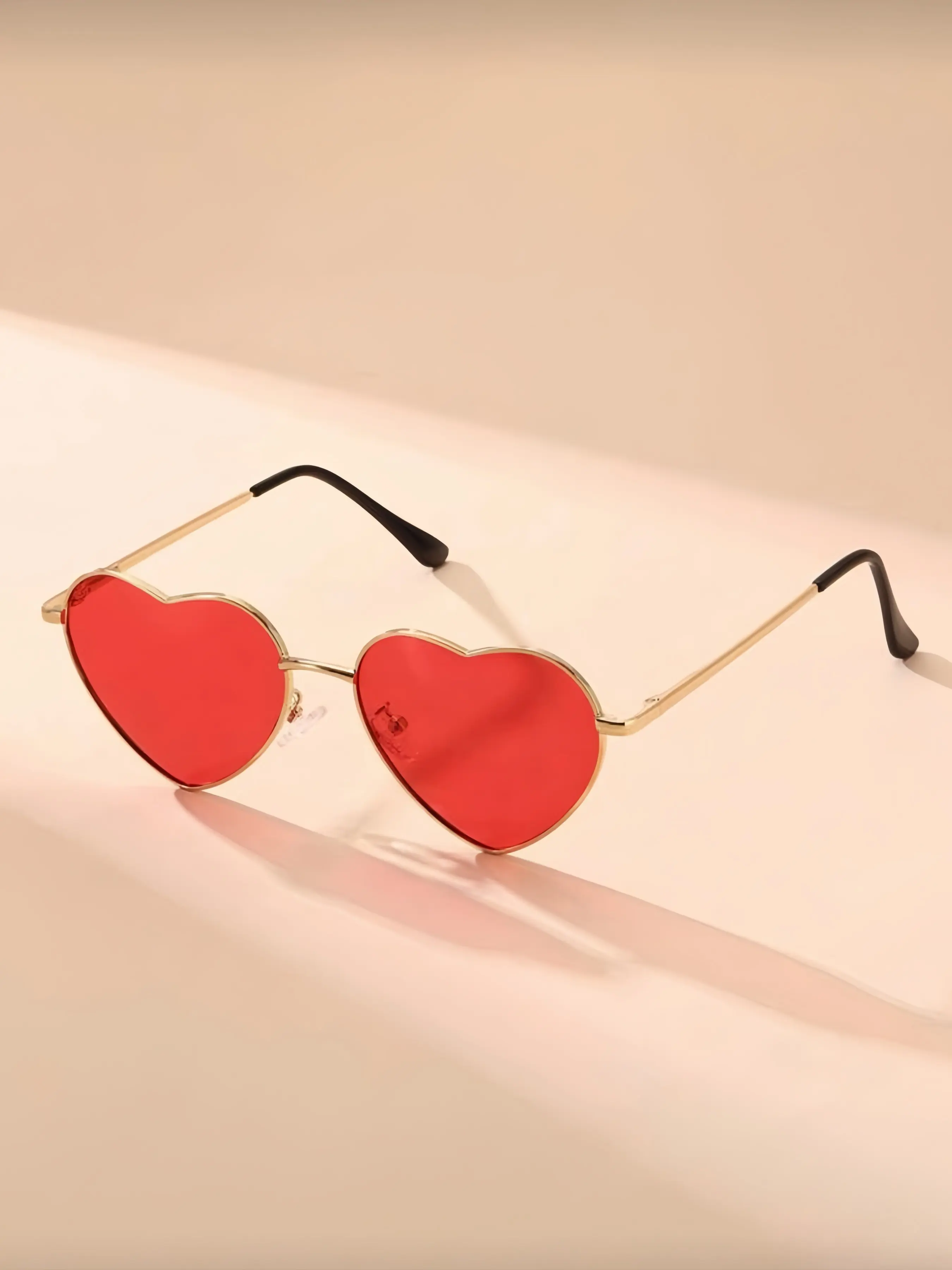 Women's Metal Frame Heart-Shaped Fashion Glasses, Valentine's Day Colorful Heart Eyewear, Tinted Lens Sunglasses, Sweet Style for Beach Outdoor Travel Daily Wear, Summer Trendy Sunglasses