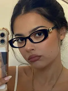 Women's Oval Frame Flat Light Glasses, Anti-Fatigue Anti-Glare, Ultra-Light Frame for Computer Gaming and Work Commuting