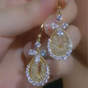 LisiZen Three-Leaf Water Drop Earrings for Women, 2025 New Trend Jewelry, Chic Delicate Floral Statement Dangles DZEH4283