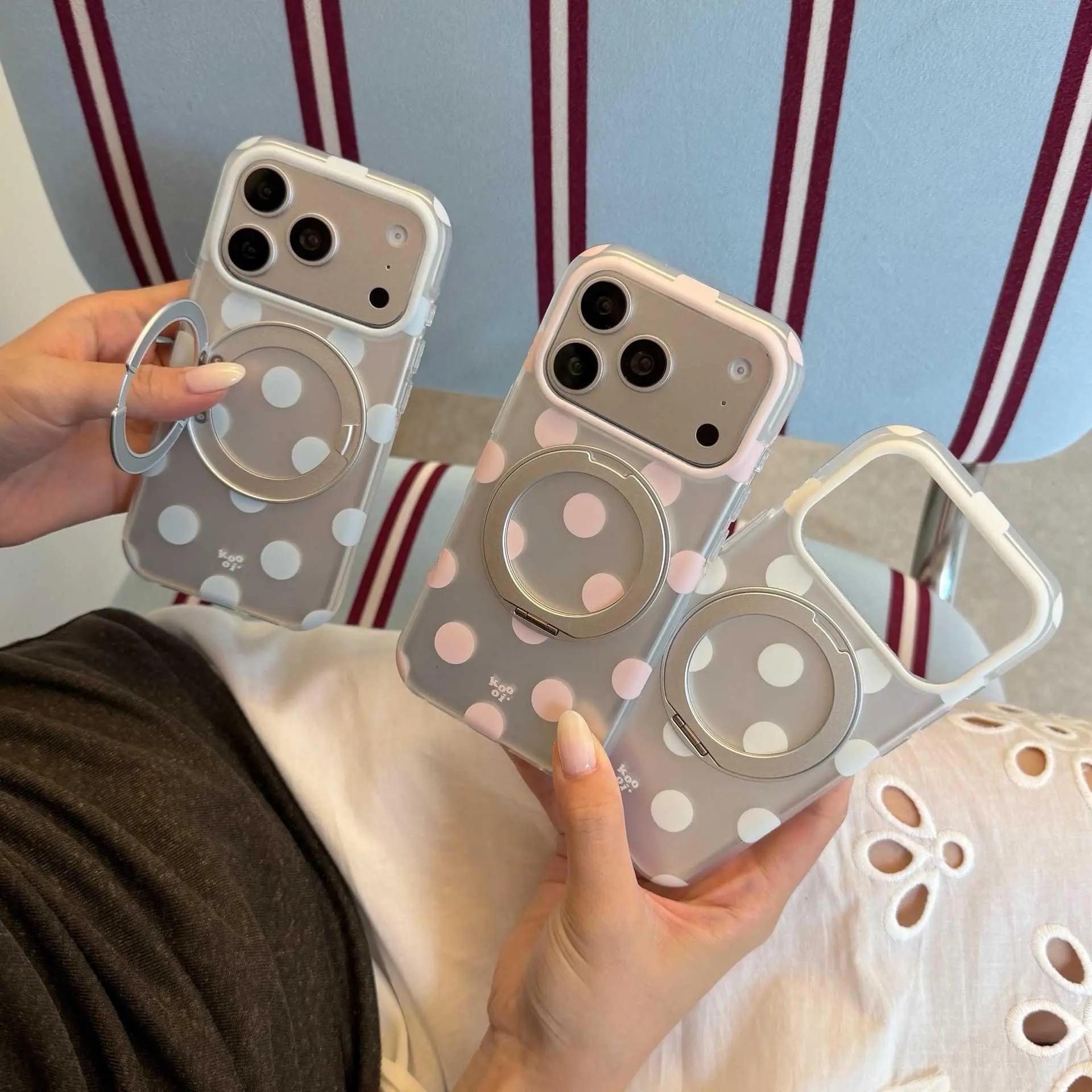 For iPhone 18 Pro Max Phone Case 360° Integrated Rotating Stand Instagram Style For iPhone 17 Polka Dot Magnetic Case HNX25PLXC