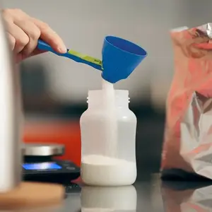 Quick Protein Powder Scoop with Funnel, Non-Spill Design, Durable PP Material, Easy Measurement & Filling, Essential for Gym & Kitchen, Kitchen Utensils Accessories