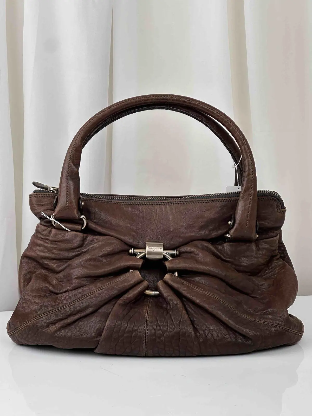 Pre-owned SALVATORE FERRAGAMO As Shown Shoulder Bags Ferragamo handbag, genuine cowhide leather. MR18062026B645