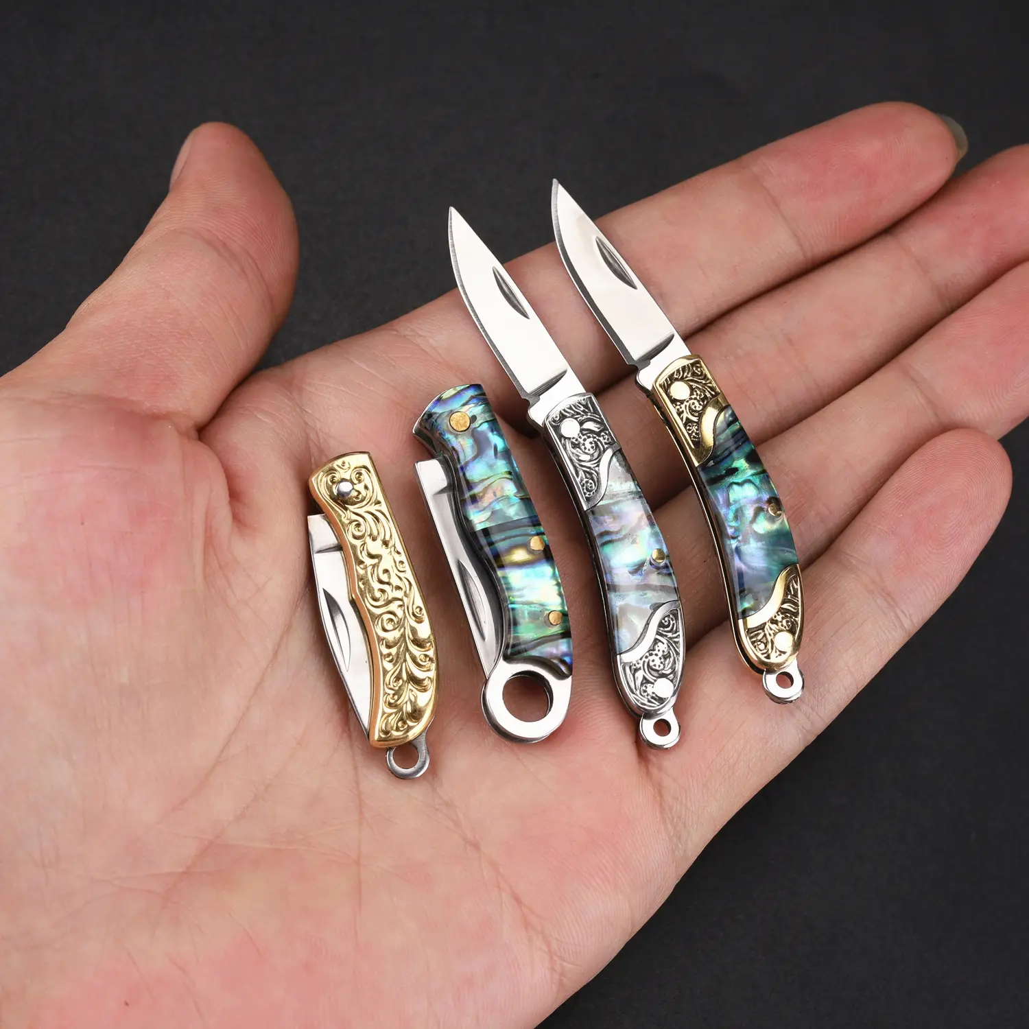 Mini Folding Knife Pocket Knife Keychain Pendant, Keychain Tools, Portable Outdoor Utility Knife for Opening Packages and Unwrapping Items, Stainless Steel Knives