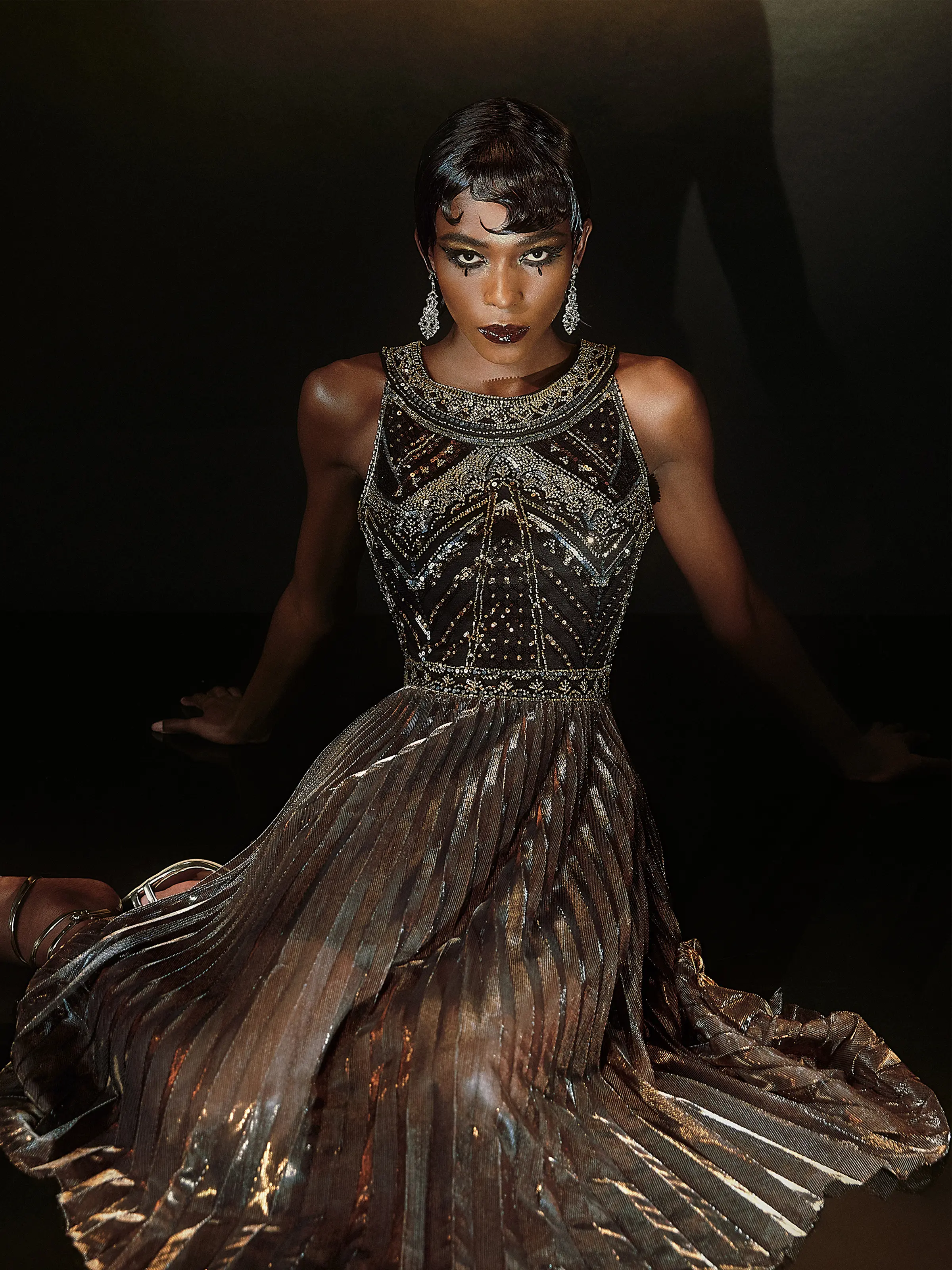BABEYOND Zouzou Metallic Beaded Flapper Dress with Art Deco Pattern and Sequin Detailing - Evening Lady