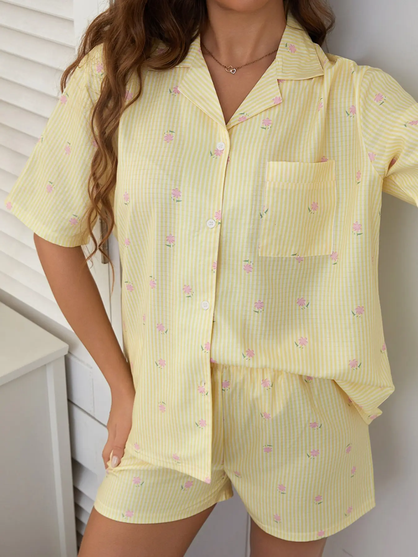 Women's Striped Heart Floral Print Woven Short Sleeve Shorts Set, Casual Loose Comfort Fit Sleepwear, Loungewear, Nightwear Outfit, 2 Piece Pockets Pajama Set