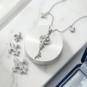 Vintage Iris Key Necklace for Women, Elegant Zircon Inlay Star Pendant Jewelry, Romantic Christmas Birthday Gift for Daughter Girlfriend