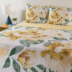 Emryn House 100% Cotton Scalloped Edge Quilt Set Emryn House 100% Cotton Scalloped Edge Quilt Set