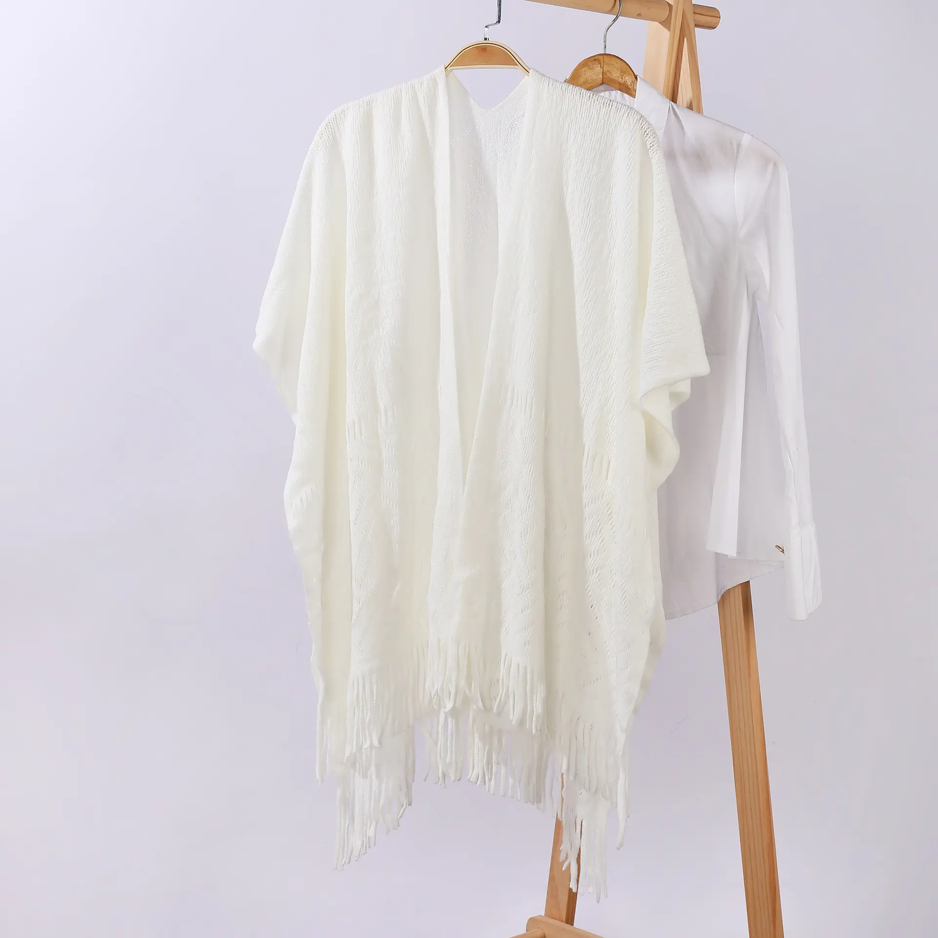 Wusuli hollowed out shawl   white