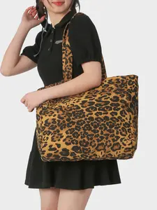 Large capacity leopard print camouflage casual versatile tote bag, canvas shoulder bag, personalized and stylish contrasting color underarm bag, luxurious and lazy style work shopping bag, outdoor sports commuting bag, Boho Work Bags