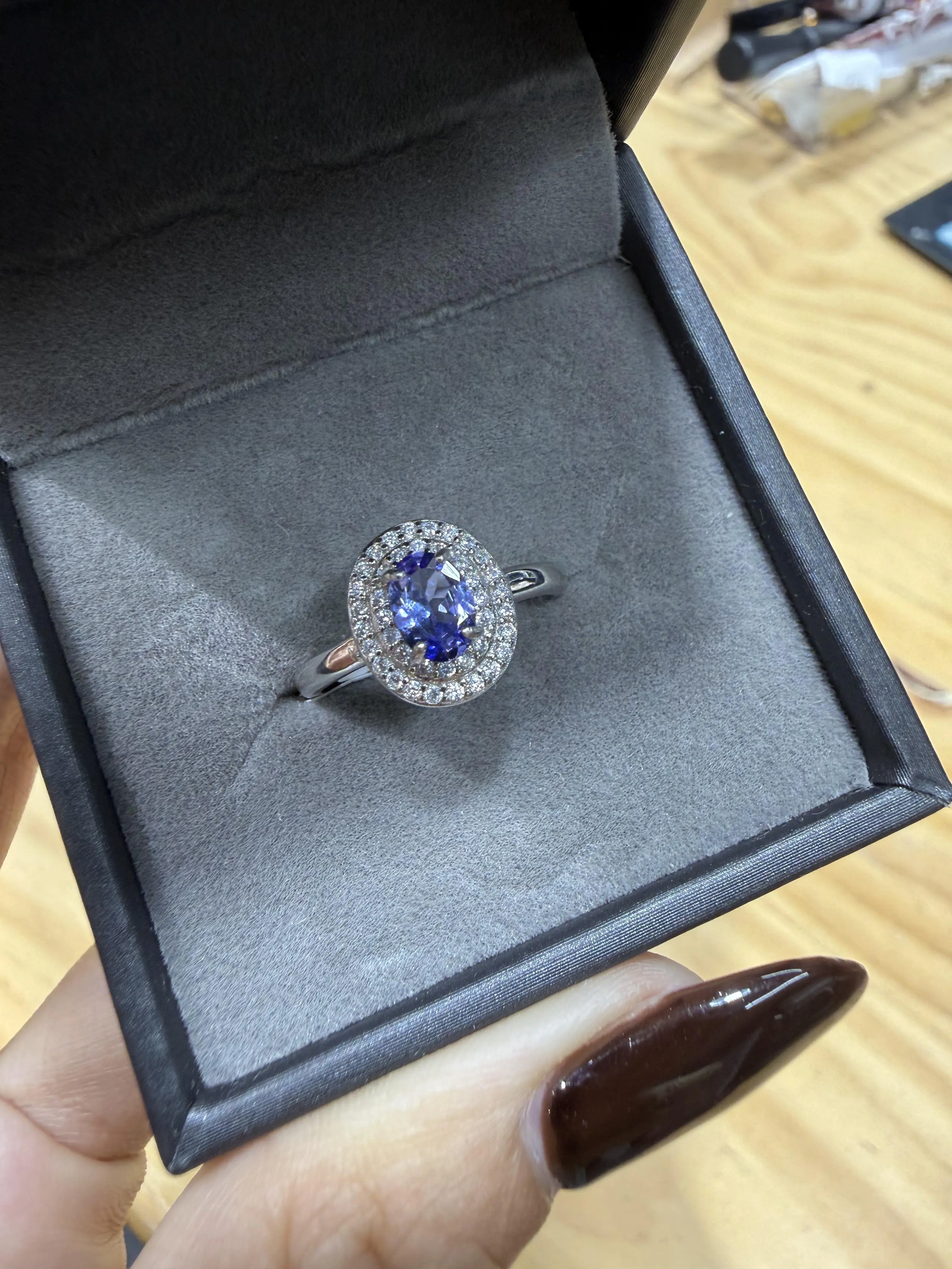 Iries(14040)gc.Tanzanite s925 ring