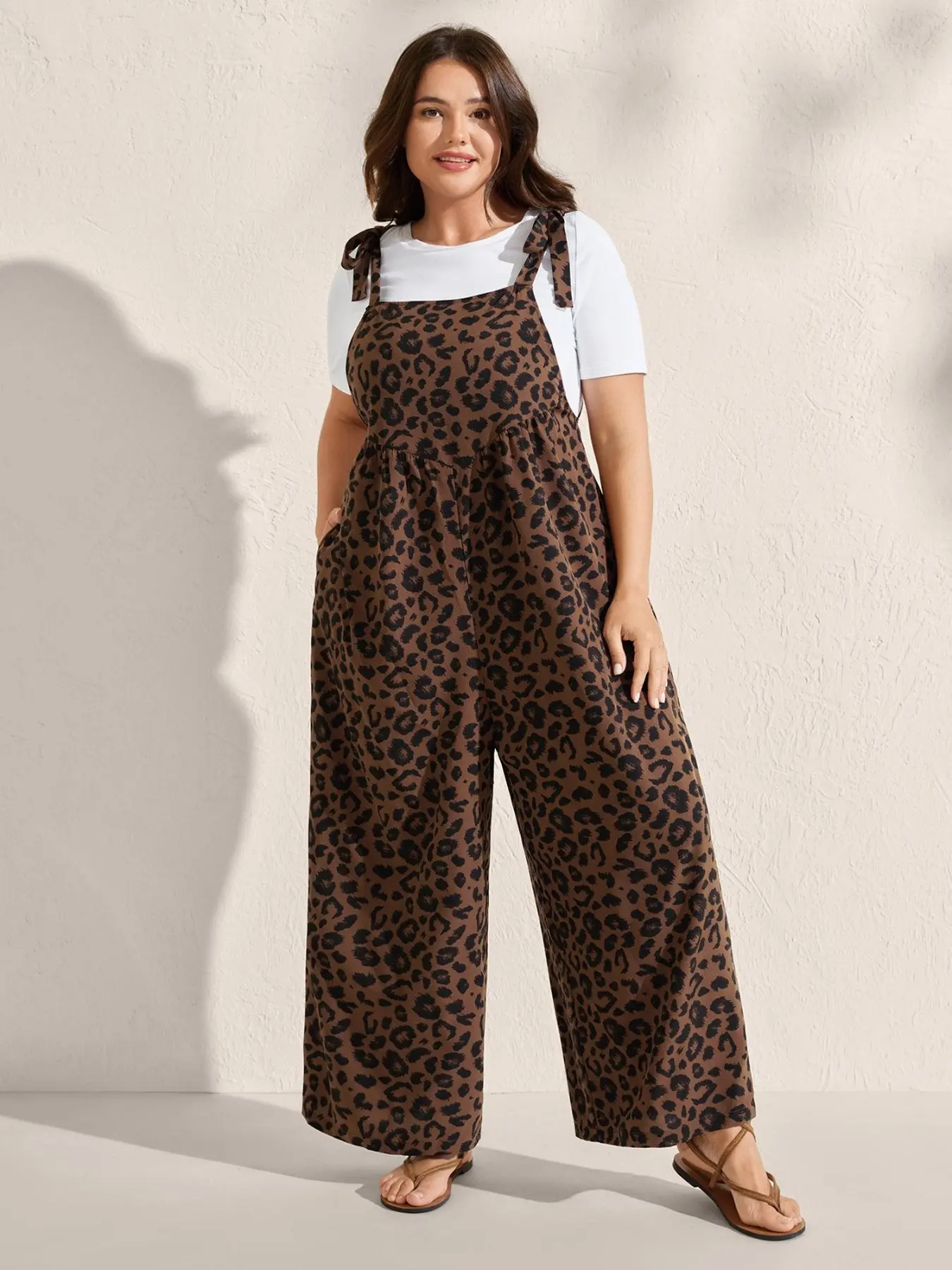 Women's Plus Size Long Sleeveless Animal Leopard Print Straight Leg Jumpsuit Overalls, Loose Wide Leg Pants with Pockets and Strappy Adjustable Knot Straps, Summer Casual Date Style, Casual Jumpsuits