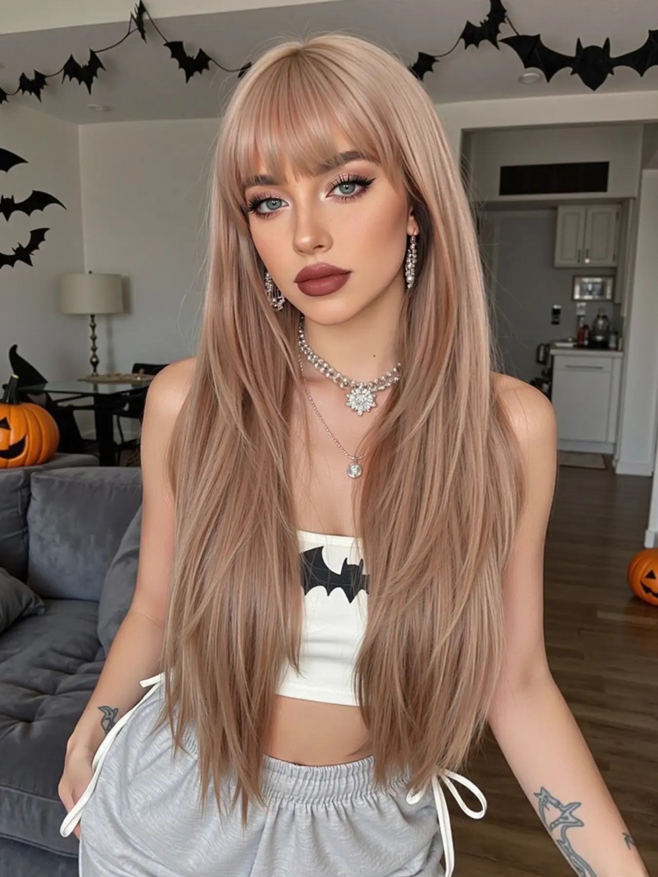 28 Inch Rose Gold Straight Bangs Wig, Straight Layered Wigs, Synthetic Hair Wig, Synthetic Fiber Full Headset, Synthetic Material Wigs, Suitable for Daily Wear & Cosplay Makeup, Halloween Costume Accessory