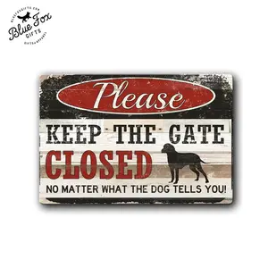 Keep The Gate Closed Metal Sign for Dogs - Funny Yard K9 Fence Warning sign Rustic Wooden Sign Black And White With Red Text You For Outdoor Or Indoor Use