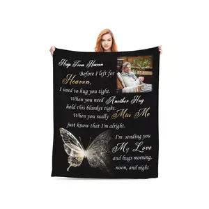 1pc Vintage Style Memorial Blanket - Personalized Photo With "Sending Hugs From Heaven" Message, All-Season Knit Polyester Flannel, 300-350gsm, Digital Print, Ideal For Camping & Comforting Family Members-30*40in