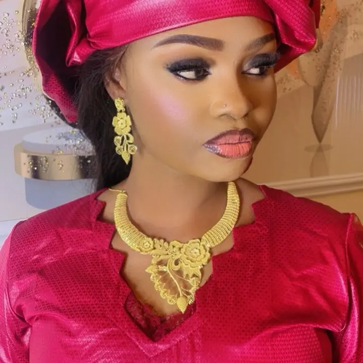 Divaslook Gorgeous Flower Set