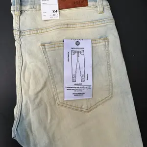 Focus Jeans Slim Fit Light Wash Denim with Two-Way Stretch for Comfort and Style