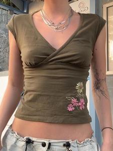 women's floral embroidery v neck tee, y2k casual slim-fitting t-shirt for summer, ladies clothes for daily wear, womenswear, boho clothes women, shortsleeve crop top, tshirt, boho floral graphic