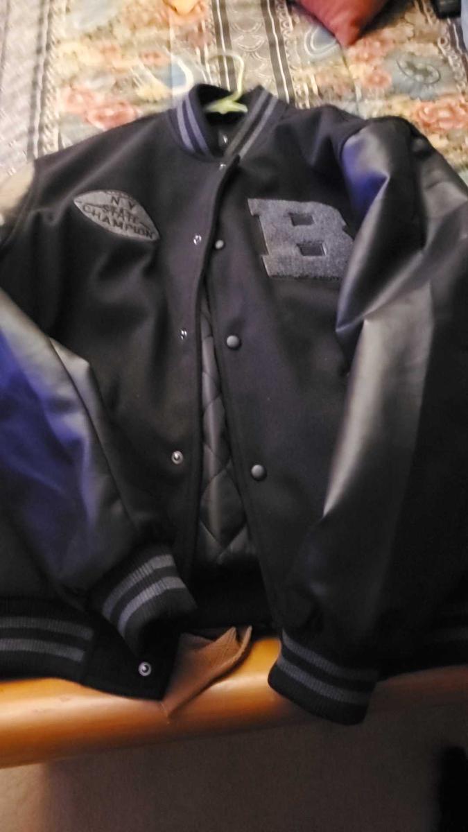 Item: Signal Black, XL