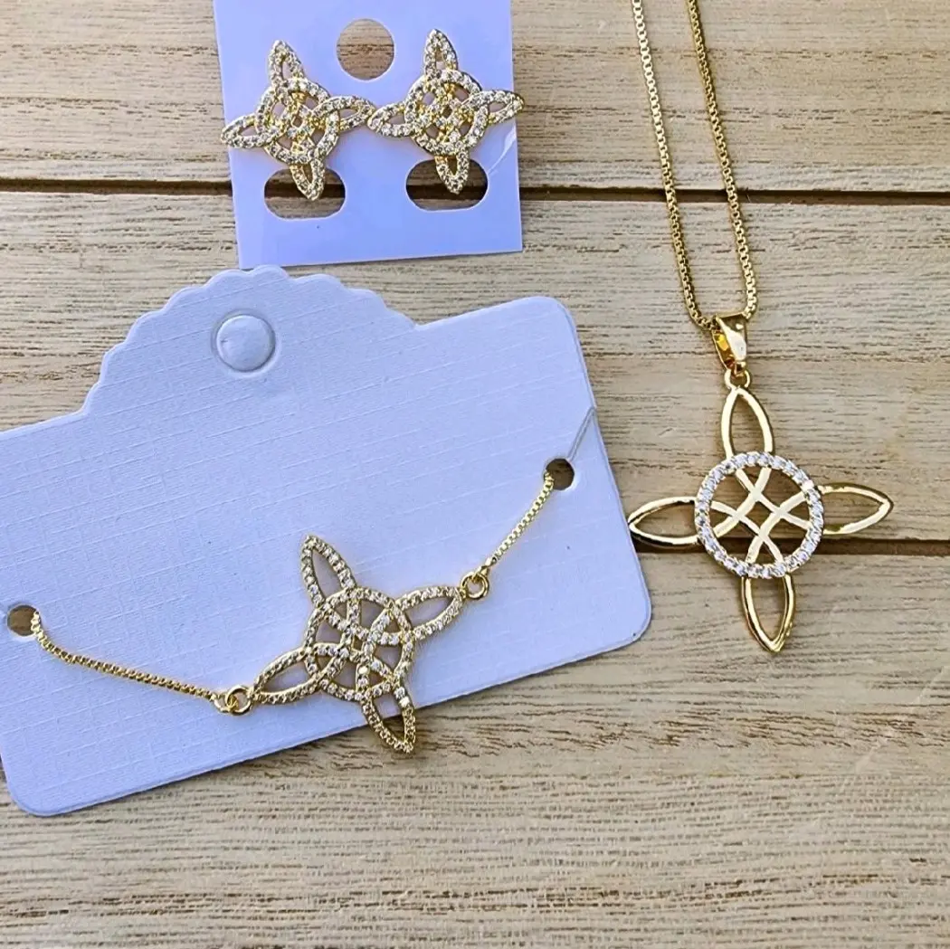Nudo de bruja necklace gold plated pendant