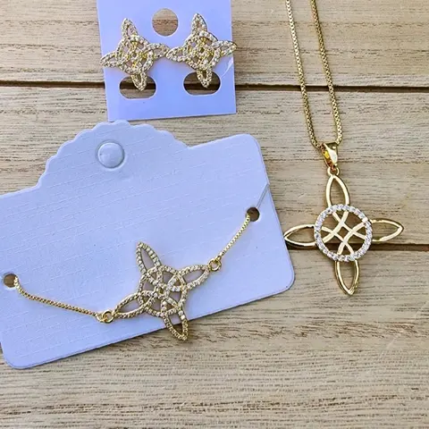 Nudo de bruja necklace gold plated pendant