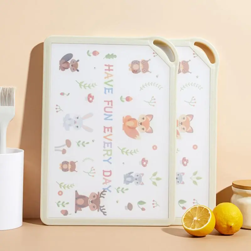 Cute Deer Pattern Cutting Board, 1 Count Multi-functional Durable Kitchen Chopping Board, Kitchen Accessories for Home & Gifts
