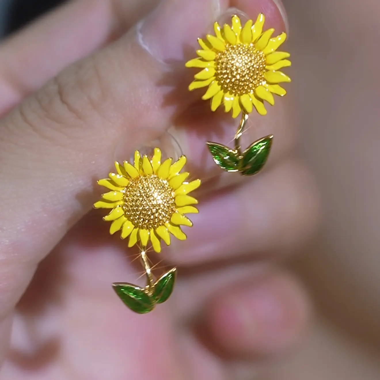 LisiZen Sunflower Earrings for Women, Elegant High-End Fashion Exquisite Sunflower Studs DZEH5678