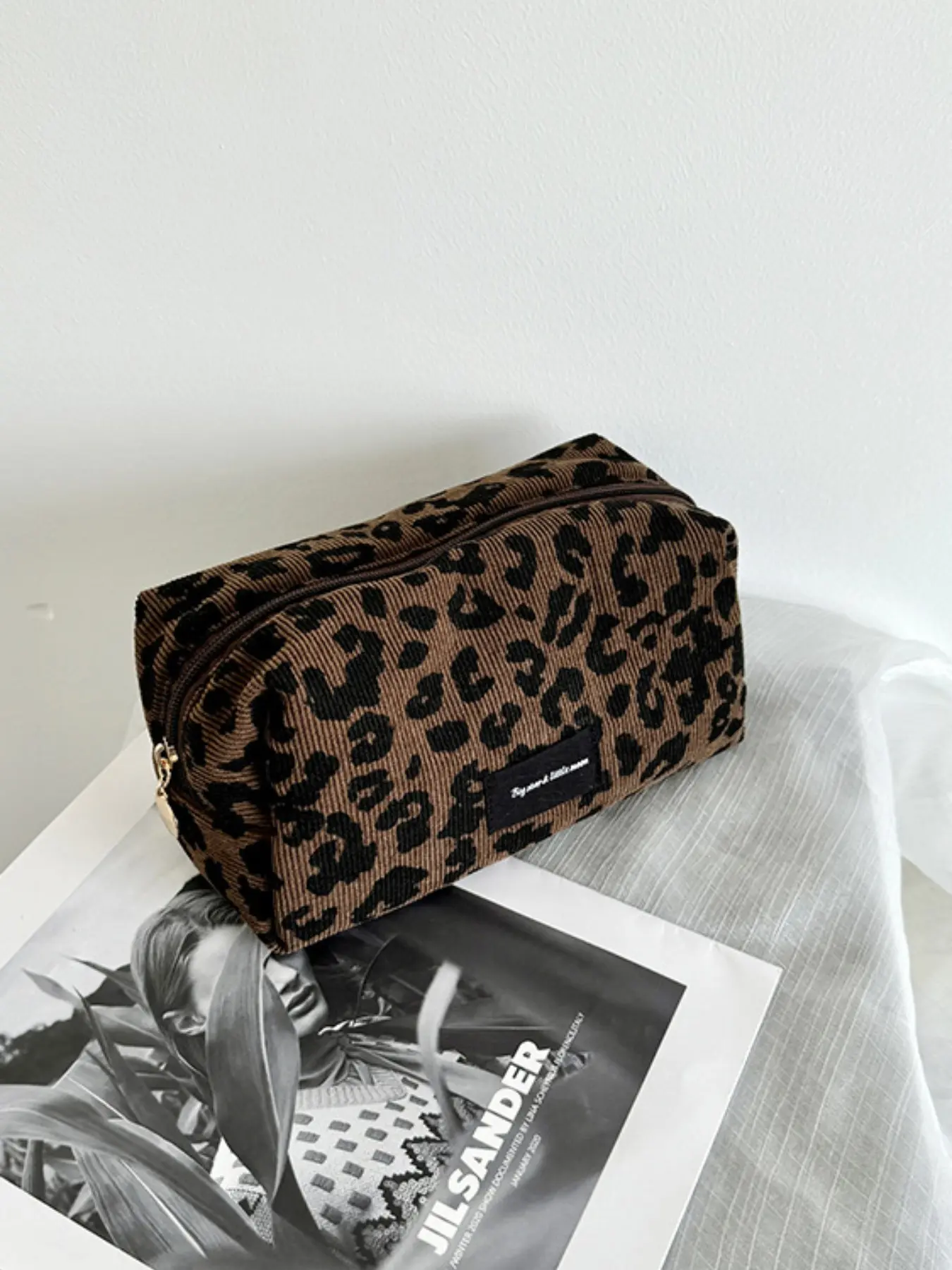 Leopard Print Makeup Bag, Large-Capacity Cosmetic Storage Pouch, Sexy Style Vanity Purse, Cosmetic Travel Bag, Lipstick Organizer for All Season, Portable Makeup Pouch