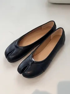 2026 New Split Toe Flat Shoes | Girls’ Soft Leather Casual Flats for Daily Commuting and Versatile Wear
