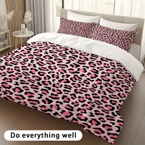 3-Piece creative pink leopard print pattern digital printing quilt cover, including 1 quilt cover and 2 pillowcases, machine washable, suitable for all seasons (excluding quilt core pillow core), suitable for home and guest rooms, Bedding Sets
