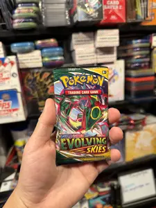 2021 Pokemon Evolving Skies Booster Pack