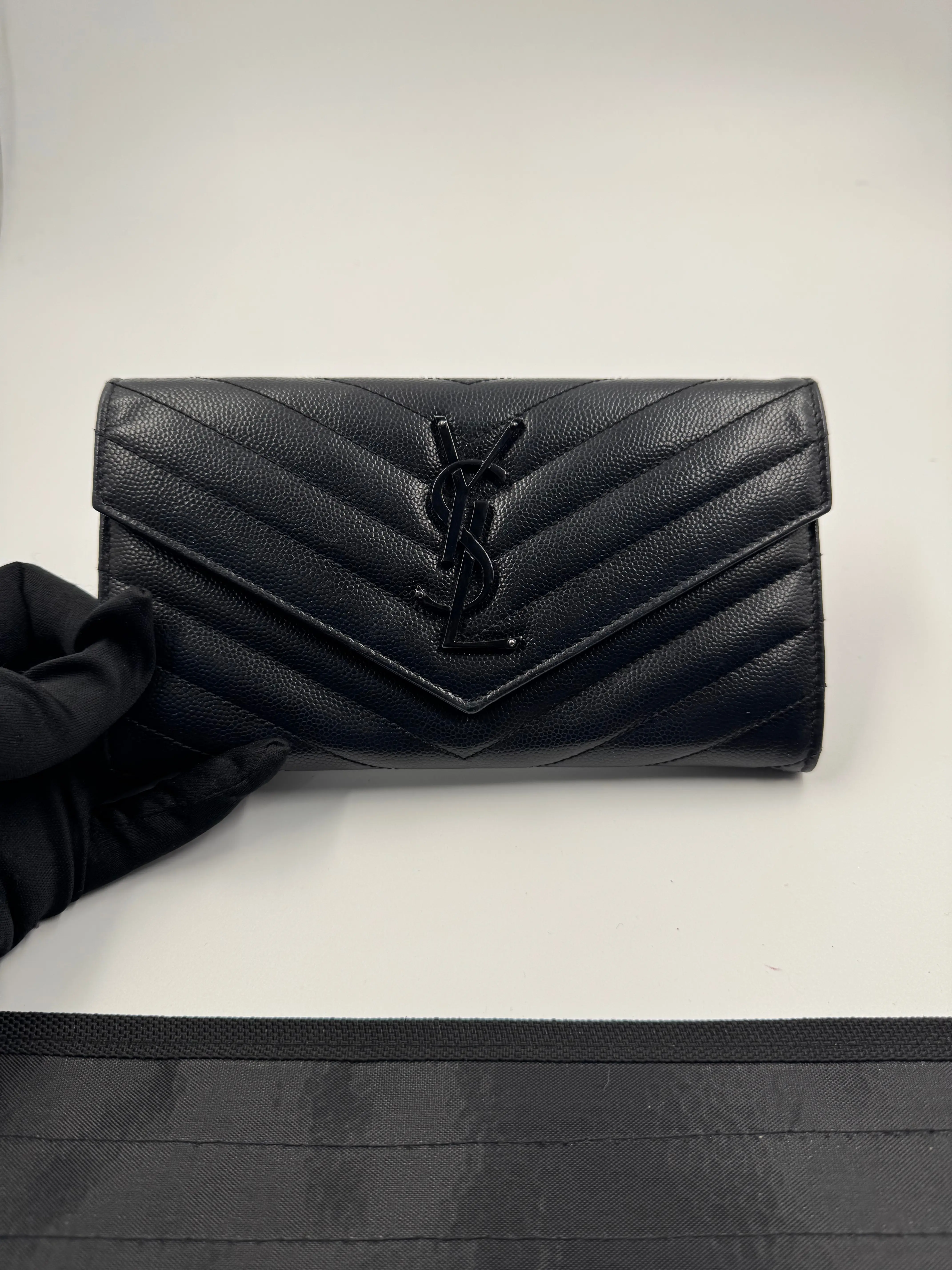 Pre-owned Yves Saint Laurent Saint Laurent Monogram Matelassé Large Flap Wallet A101032