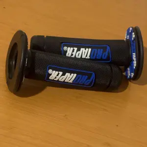 7/8" 22mm/24mm Universal Handlebar Grips Replacement for ATV, Scooter, Dirt Bike, Motorcycle & Motocross, Rubber Gel Hand Grips, Motor Parts Accessories