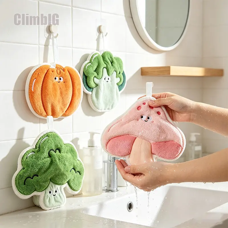 1PC/4PCS Halloween Pumpkin Hanging Towel, Cute Coral Fleece Fingertip Hand Towel, Super Absorbent Soft Kitchen Bathroom Towel, Fall Spooky Season Home Decor, Halloween Party Gift & Holiday Decoration