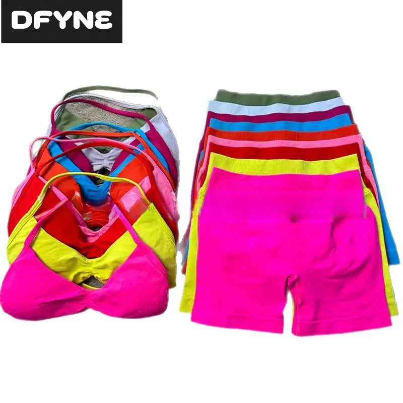 DFYNE halter neck and backless design, paired with yoga shorts, makes fitness a sophisticated experience.