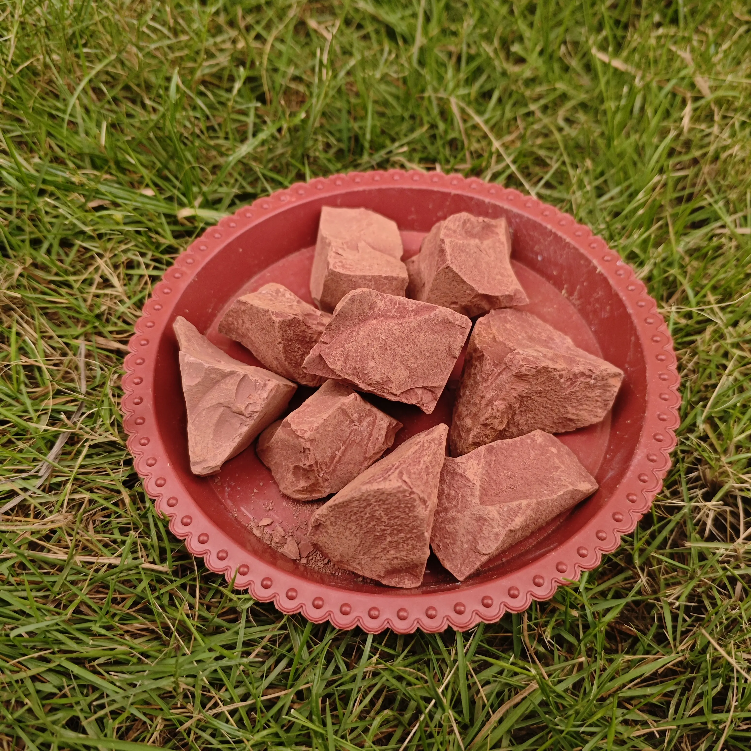 Narat Red Clay Chunks • 100% Pure Kaolin, Earth’s Purest Gift • Edible & Cosmetic Grade, Zero Additives • Rich Aroma of Damp Earth • Crunchy, Non-Sticky • 7 oz (200 g) for Snacking, Spa & Crafts