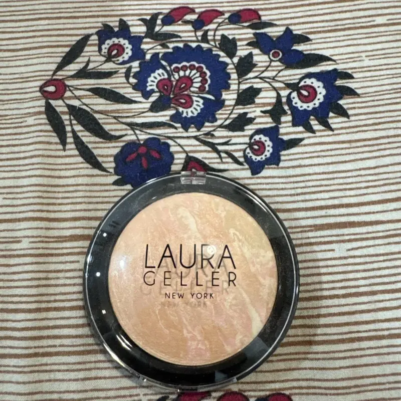 New Laura Geller Baked Balance-N-Glow Illuminating Foundation Porcelain 0.28 oz